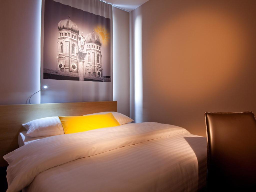 B&B Hotel Muenchen-Moosach Exterior foto